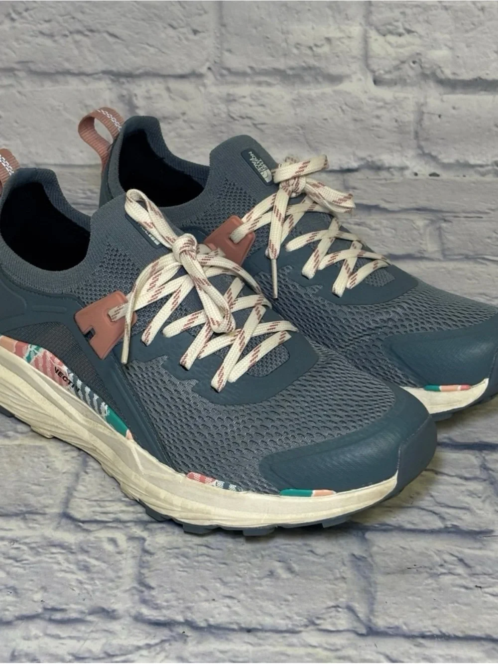 The North Face responsive vectiv